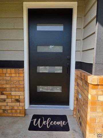 5106 SW 33rd TER, Topeka, KS 66614