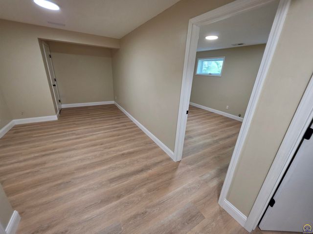 5106 SW 33rd TER, Topeka, KS 66614