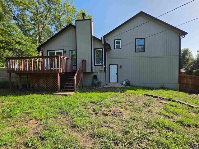 5106 SW 33rd TER, Topeka, KS 66614