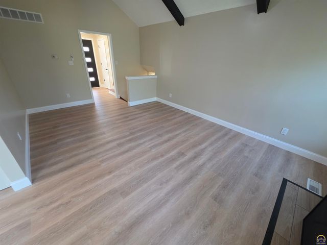 5106 SW 33rd TER, Topeka, KS 66614
