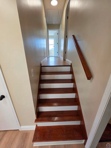5106 SW 33rd TER, Topeka, KS 66614