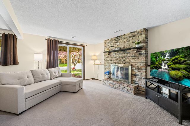 6586 Ives Lane N, Maple Grove, MN 55369