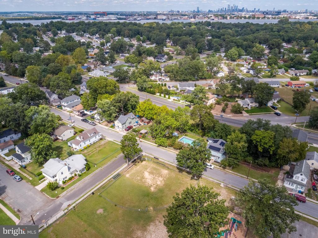 631 WESLEY AVE, National Park, NJ 08063