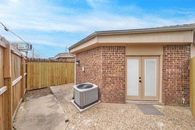 1014 Graham Drive L2, Tomball, TX 77375