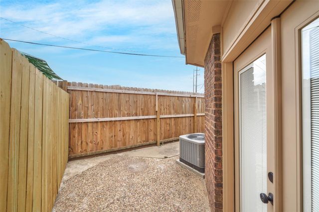 1014 Graham Drive L2, Tomball, TX 77375