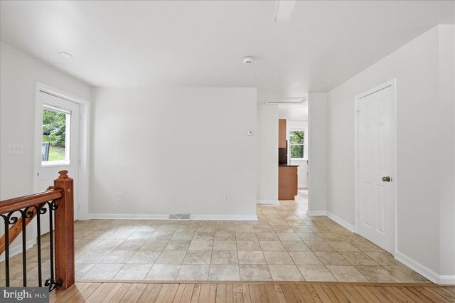 692 LAUREL LN, Bluemont, VA 20135