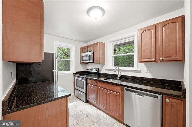 692 LAUREL LN, Bluemont, VA 20135