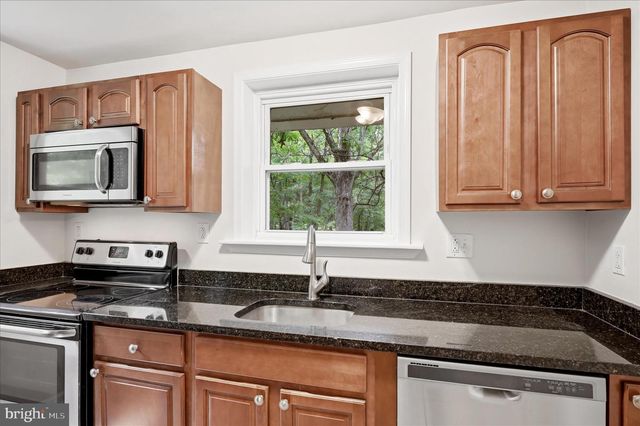 692 LAUREL LN, Bluemont, VA 20135