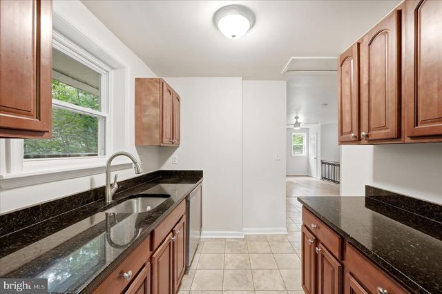 692 LAUREL LN, Bluemont, VA 20135