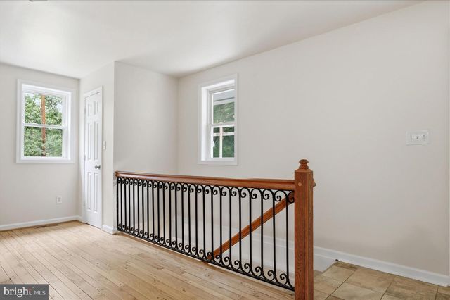 692 LAUREL LN, Bluemont, VA 20135