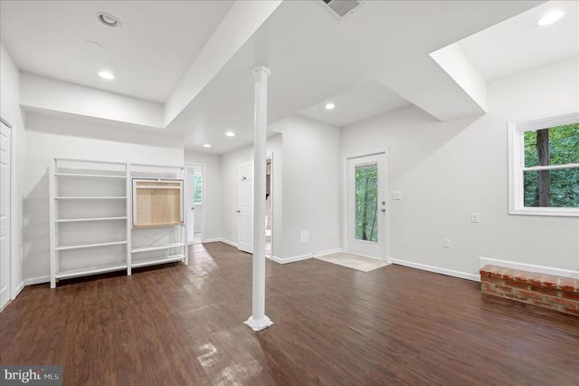 692 LAUREL LN, Bluemont, VA 20135