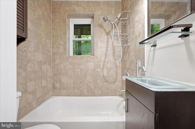 692 LAUREL LN, Bluemont, VA 20135