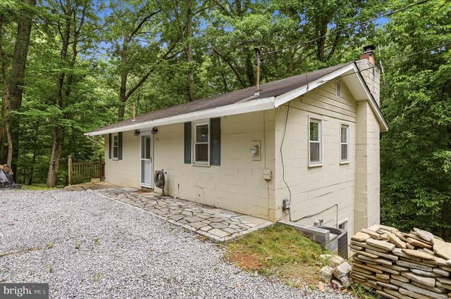 692 LAUREL LN, Bluemont, VA 20135