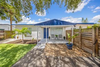 1137 SW 8th Ter, Fort Lauderdale, FL 33315