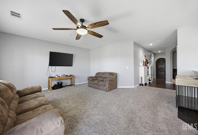 13504 Ashton Wood Court, Bakersfield, CA 93314