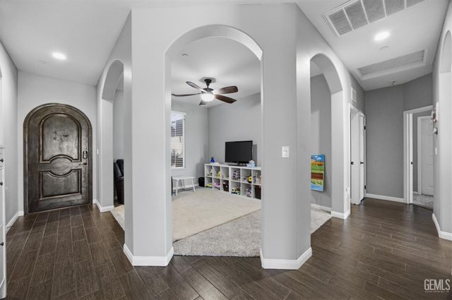 13504 Ashton Wood Court, Bakersfield, CA 93314