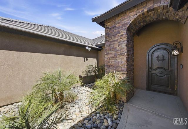 13504 Ashton Wood Court, Bakersfield, CA 93314