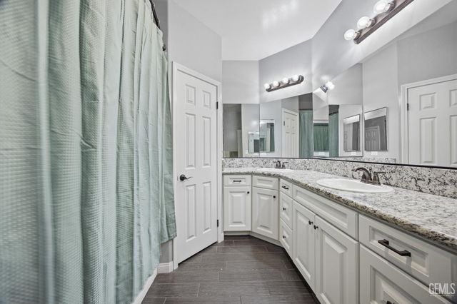 13504 Ashton Wood Court, Bakersfield, CA 93314