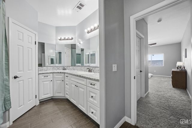 13504 Ashton Wood Court, Bakersfield, CA 93314