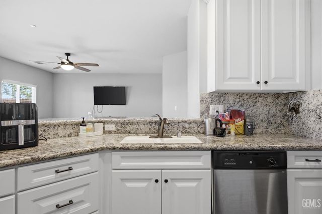 13504 Ashton Wood Court, Bakersfield, CA 93314