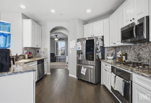 13504 Ashton Wood Court, Bakersfield, CA 93314