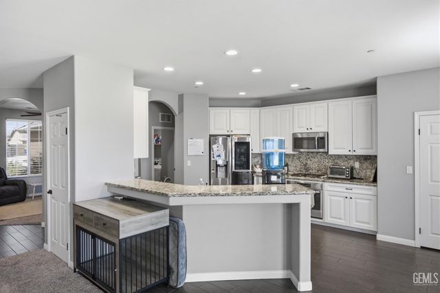 13504 Ashton Wood Court, Bakersfield, CA 93314