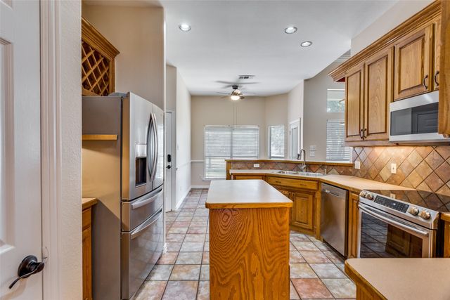 207 Highland Drive, Aledo, TX 76008