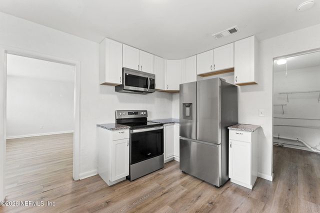 10336 PINEHURST Drive, Jacksonville, FL 32218