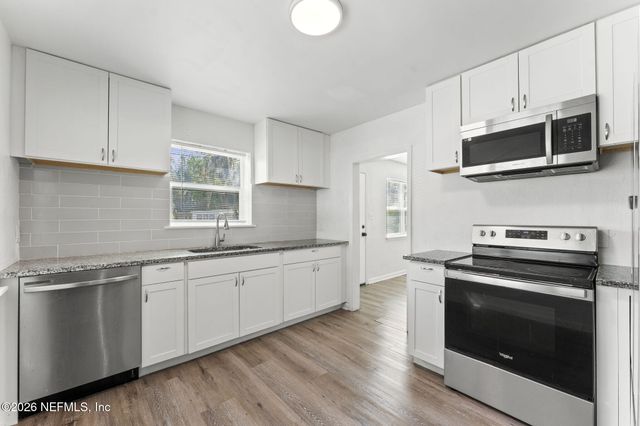 10336 PINEHURST Drive, Jacksonville, FL 32218