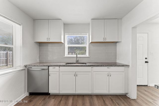 10336 PINEHURST Drive, Jacksonville, FL 32218