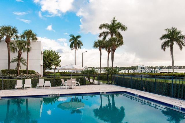 3701 S Flagler Drive A204, West Palm Beach, FL 33405