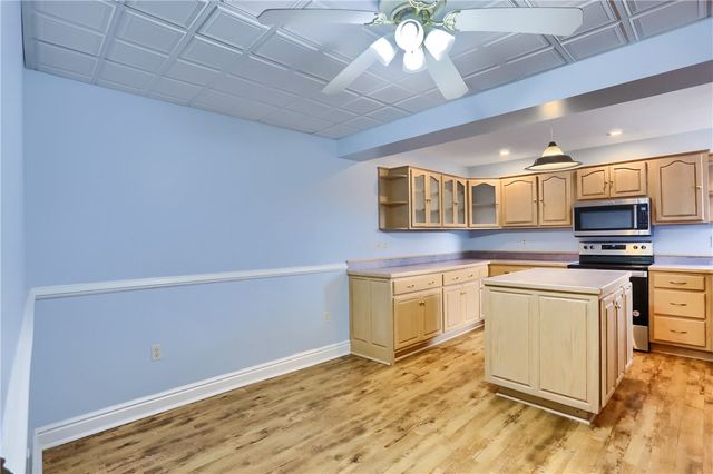 205 Howard Street, Robinson Twp, PA 15057