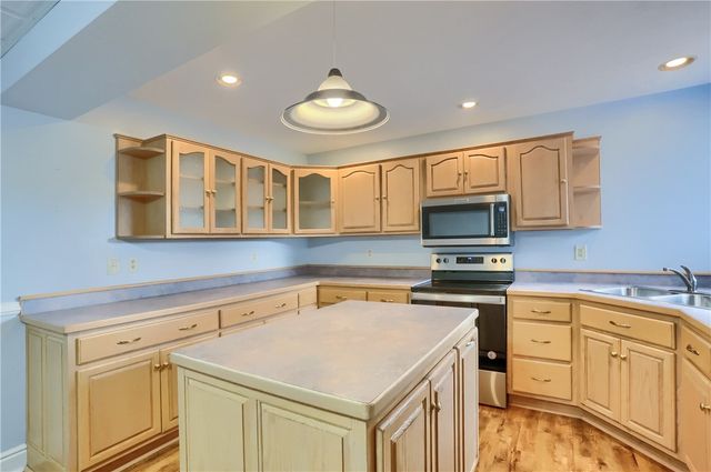 205 Howard Street, Robinson Twp, PA 15057