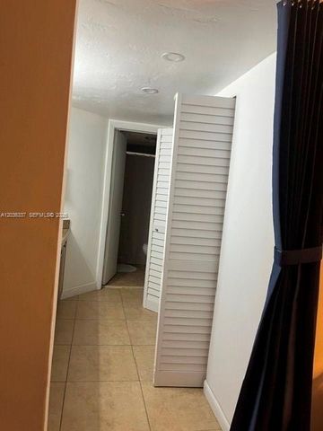 7410 SW 82nd St K206, Miami, FL 33143