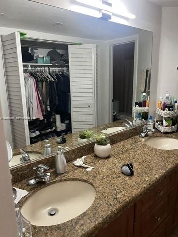 7410 SW 82nd St K206, Miami, FL 33143