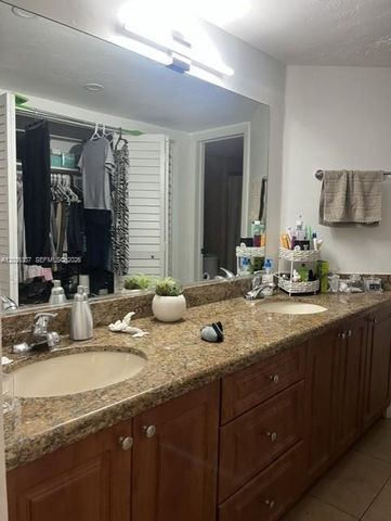7410 SW 82nd St K206, Miami, FL 33143
