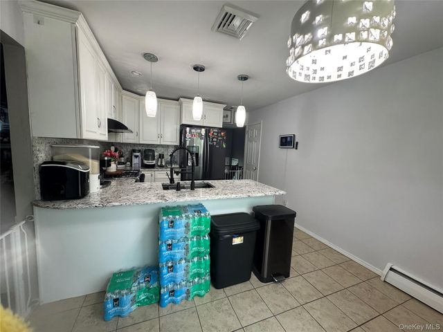 6 Raphael Street, Huntington, NY 11746