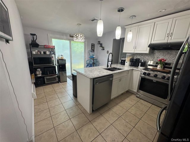 6 Raphael Street, Huntington, NY 11746
