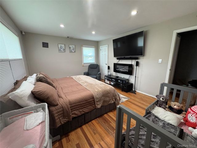 6 Raphael Street, Huntington, NY 11746