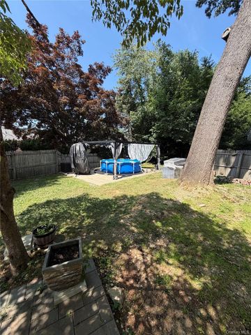 6 Raphael Street, Huntington, NY 11746