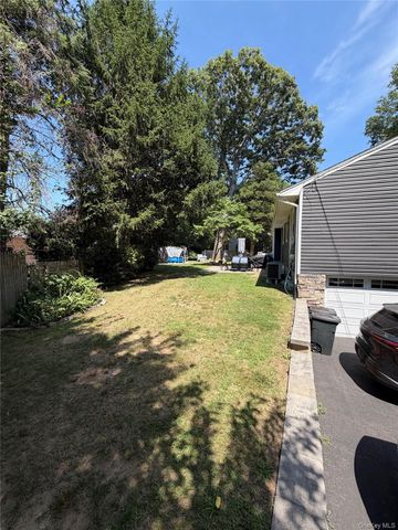 6 Raphael Street, Huntington, NY 11746