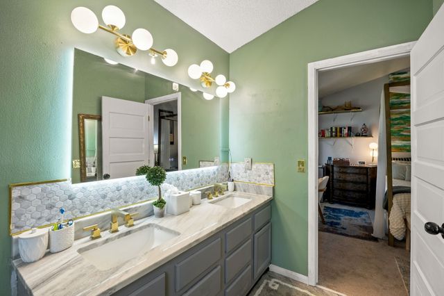 3707 SE 19th Street, Des Moines, IA 50320