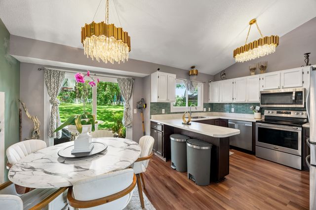 3707 SE 19th Street, Des Moines, IA 50320