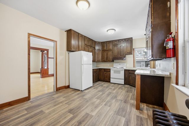 819 7th Avenue S, Moorhead, MN 56560