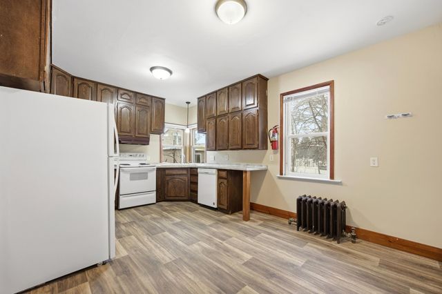 819 7th Avenue S, Moorhead, MN 56560