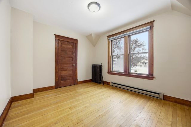 819 7th Avenue S, Moorhead, MN 56560