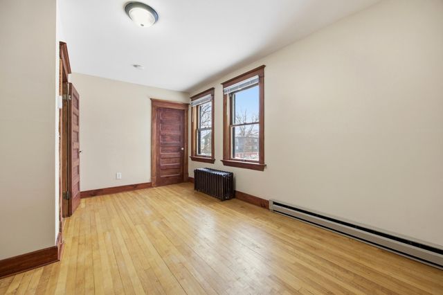 819 7th Avenue S, Moorhead, MN 56560