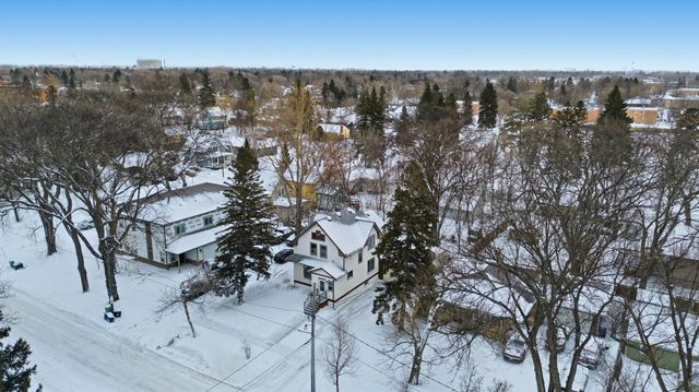 819 7th Avenue S, Moorhead, MN 56560