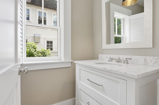 25 Stow Street, Concord, MA 01742