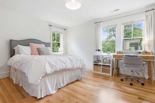 25 Stow Street, Concord, MA 01742